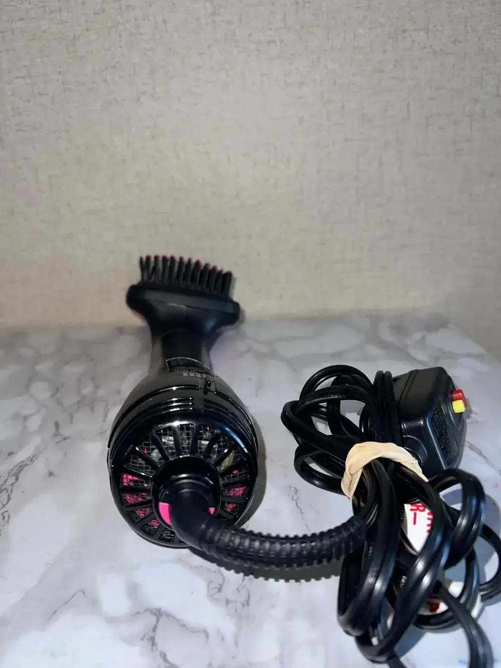 REVLON One-Step Hair Dryer and Styler Model RVDR5212